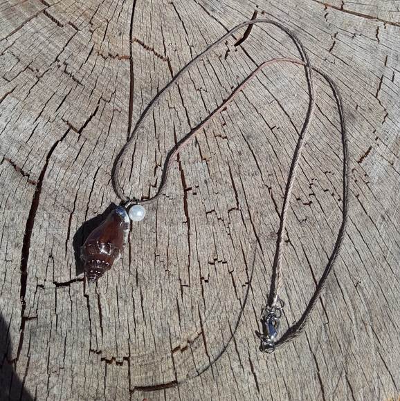 Dark brown shell and pearl necklace - Picture 1 of 6